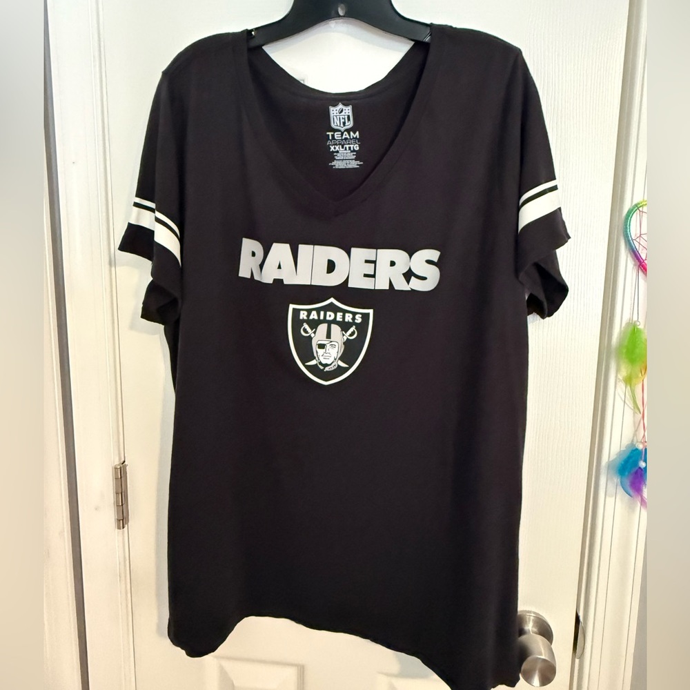 NFL Raiders Logo Black T-shirt, women’s cut, XXL.